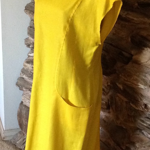 Mello yellow! With black buttons down the back - Picture 4 of 4